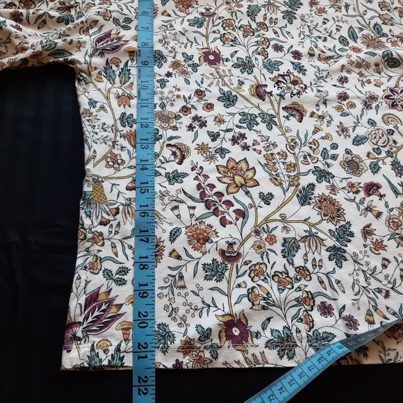 Uniqlo ut floral print white t-shirt size xs - Picture 7 of 7